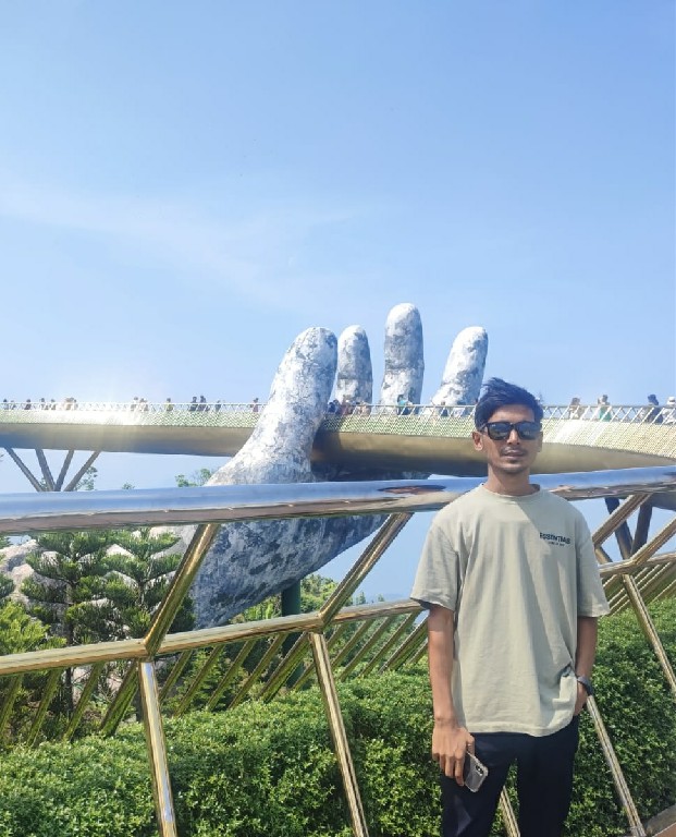 Golden Bridge Da Nang